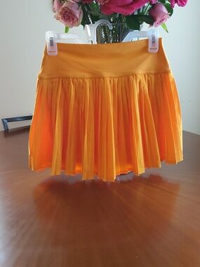 OFFLINE by Aerie Orange Pleated Skirt Very Prety Style